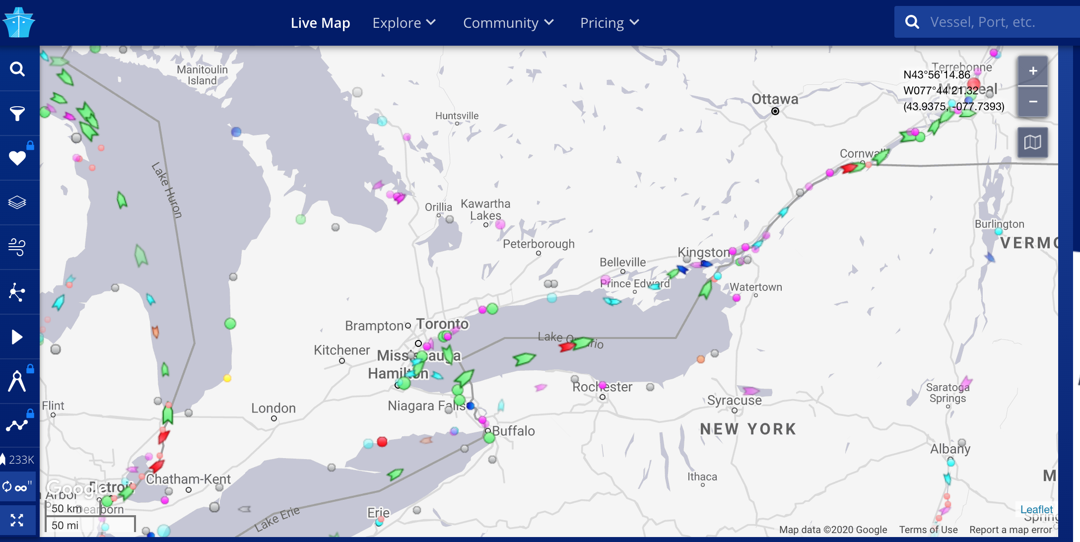 Screenshot of webmap at global ship tracking website, source: https://www.marinetraffic.com/